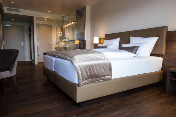 Doppelzimmer mit offenem Bad