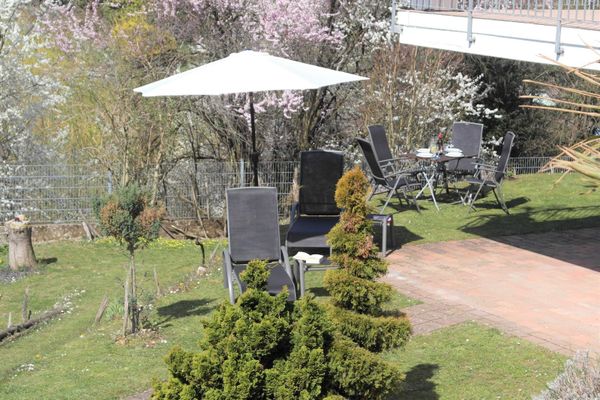 Terrasse und Garten