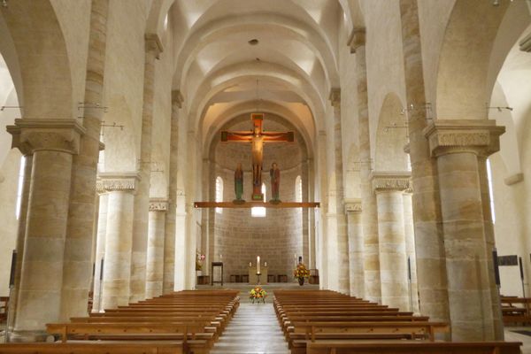 Der Innenraum der Romanischen Basilika.