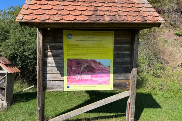 Schild am Kühberg Gastenfelden