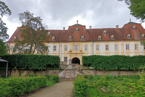 Terrassengärten und Schlossansicht