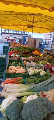 buntes Gemüse auf dem Alsfelder Wochenmarkt