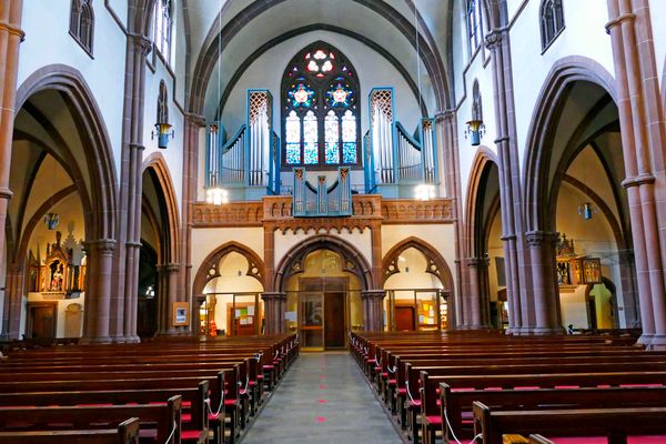 Blick zur Orgel