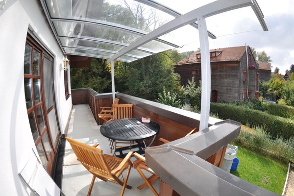 Balkon mit Sitzmöglichkeiten
