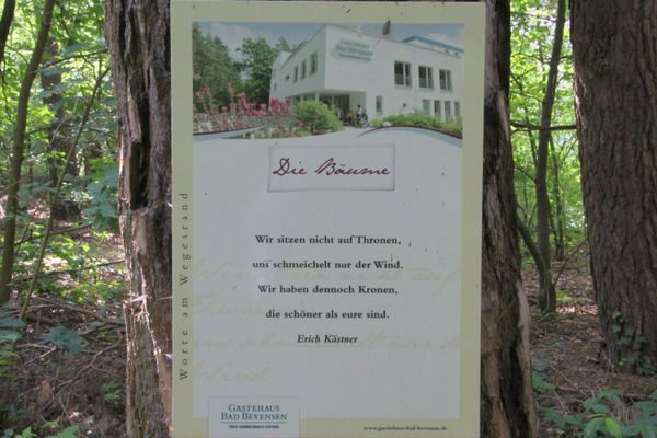 Hinweisschild Rollstuhlwanderweg