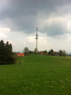 Die Rundfunksendeanlage auf dem Hohen Peißenberg ist das Erkennungszeichen des Berges.
