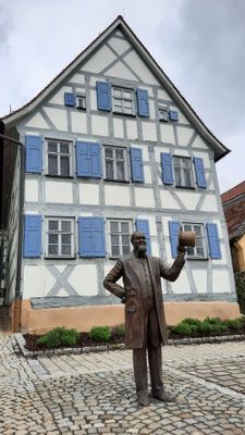Levi Skulptur