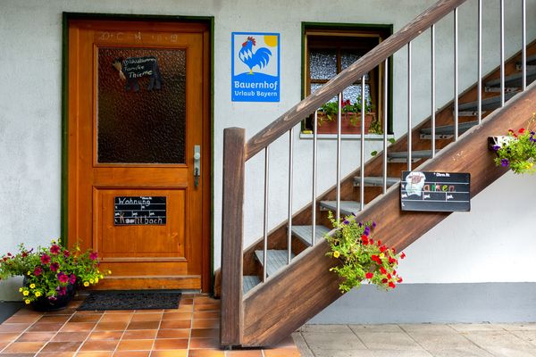 Eingang der Ferienwohnung Kohlbach auf dem Granerhof in Böbing