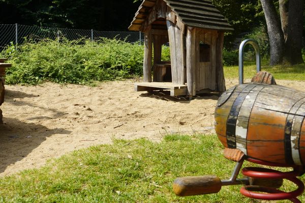 Wasserspielplatz: Sandkasten