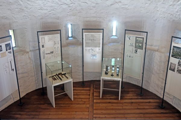 Auf dem Foto ist ein Teil vom Fichtelgebirgsmuseum Wunsiedel abgebildet.