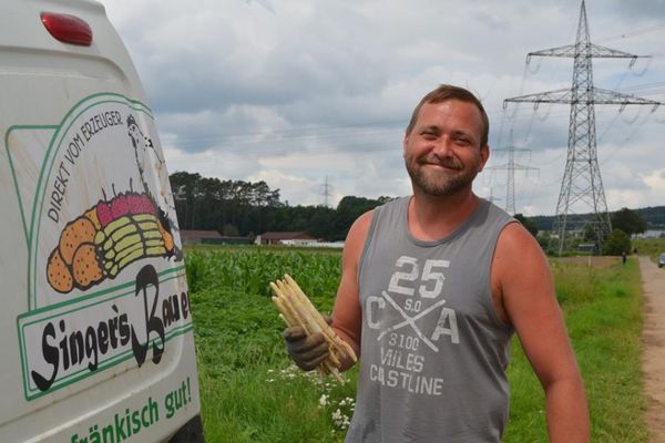 Koch Sven aus Nürnberg findet, dass jeder mal wissen sollte, wie es ist Spargel zu stechen. Dann beschwert sich auch niemand mehr über den Spargelpreis.