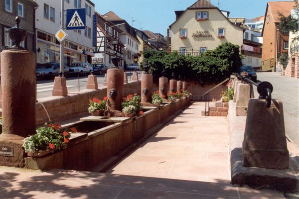 ZwÃ¶lf RÃ¶hrenbrunnen