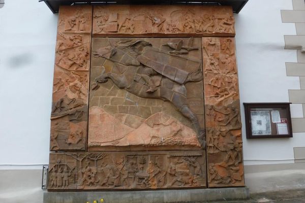 Relief Wildes Heer