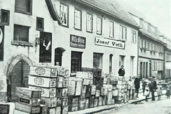 Geschäftiges Treiben in der Grünen Marktstraße