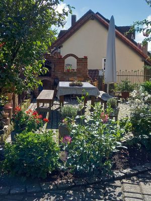 Sitzgelegenheit auch im Vorgarten