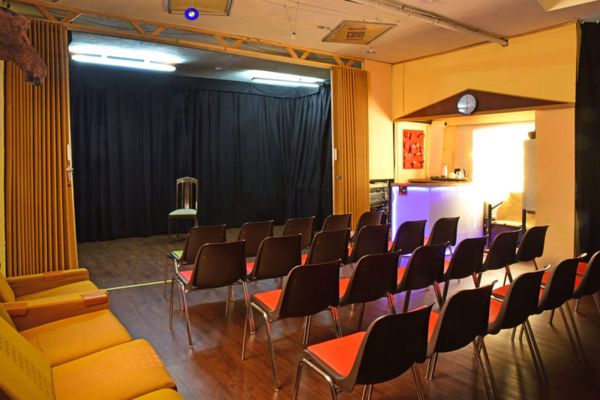 Theater Kopfüber