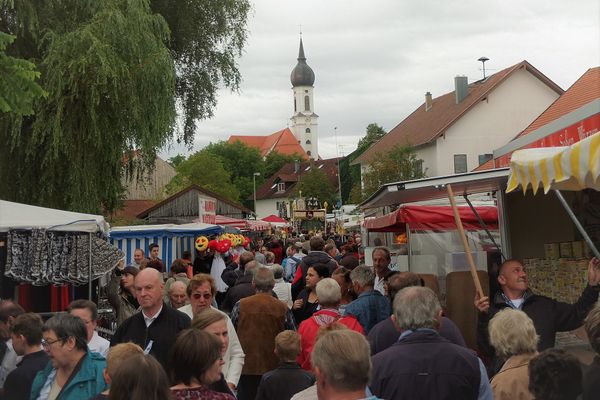 Vilgertshofer Fest Markttreiben