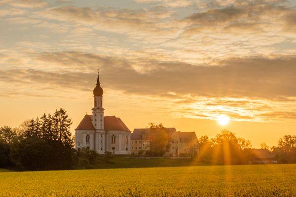 Wallfahrtskirche Vilgertshofen Sonnenuntergang