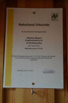 Der Biohof ist nach Naturland-Richtlinien zertifiziert.