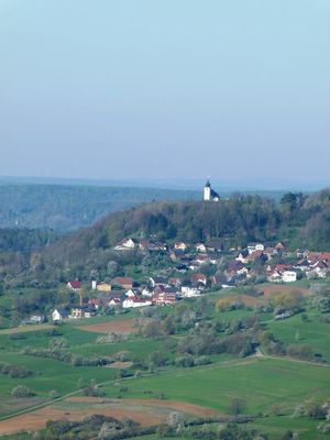 Blick vom Berg  zur Vexierkapelle