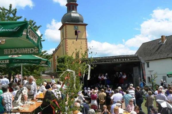 Im idyllischen Dorf wird gerne gefeiert.