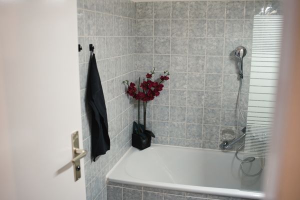 Badezimmer mit Badewanne