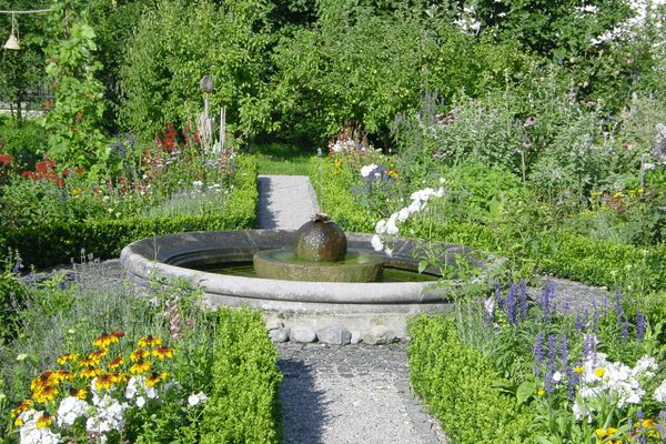 Brunnen