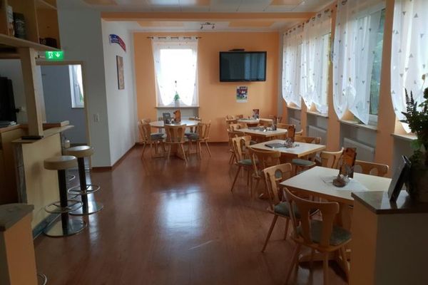 Café Bistro Bar Stone | Bistro, Barhocker, Tische, Stühle