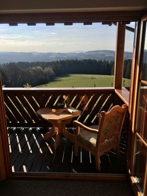 Appartements Rausch, Blick ins Tal