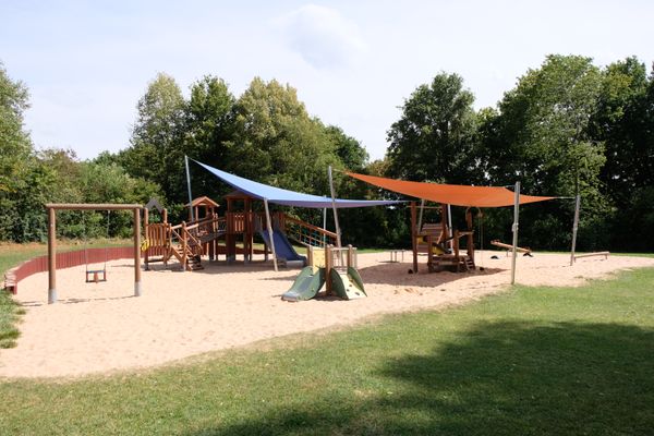 Warmfreibad Thaining Spielplatz