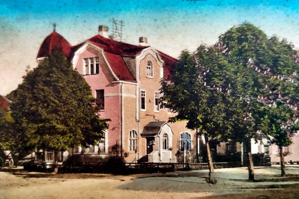 Das Bahnhofsrestaurant ist nun ein Postamt