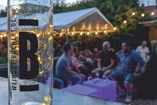 Bild des Datensatzes Caroline & Christoph - live in Bucherts WeinGarten