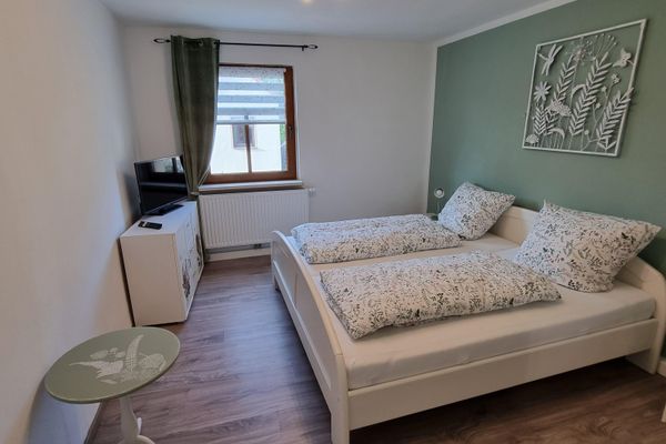 Schlafzimmer 1