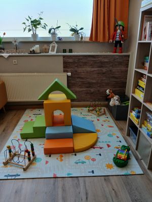 Viele tolle Aufenthalts- und Beschäftigungsmöglichkeiten erwarten euch in gemütlicher Atmosphäre bei leckerem Essen in unserem Familiencafé.