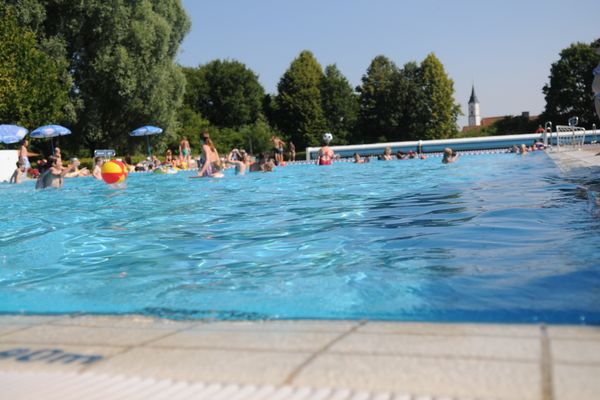 Warmfreibad Thaining Schwimmbecken