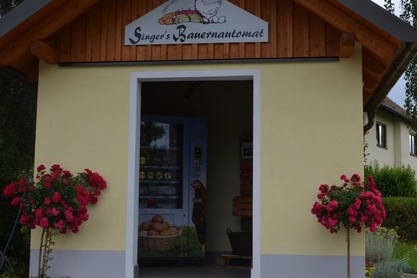 Ein kleines Verkaufshäuschen.