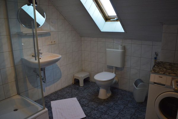 Bad Dusche WC Waschmaschine