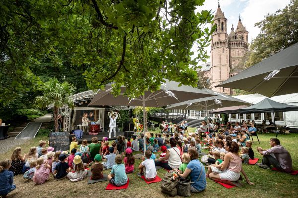 Bild des Datensatzes Nibelungen-Festspiele - Kinder- und Familientag - Im Reich der Königinnen und Könige