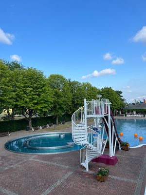 Whirlpool und Rutsche_Freibad Mainleus
