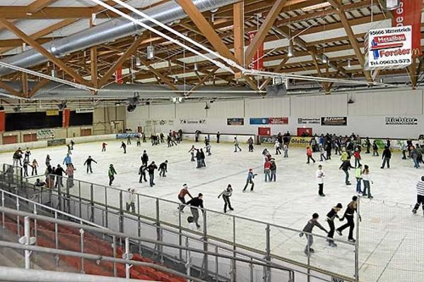 Stadt Mitterteich - Eissporthalle