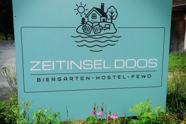 Zeitinsel Doos - Biergarten, Hostel, Fewo