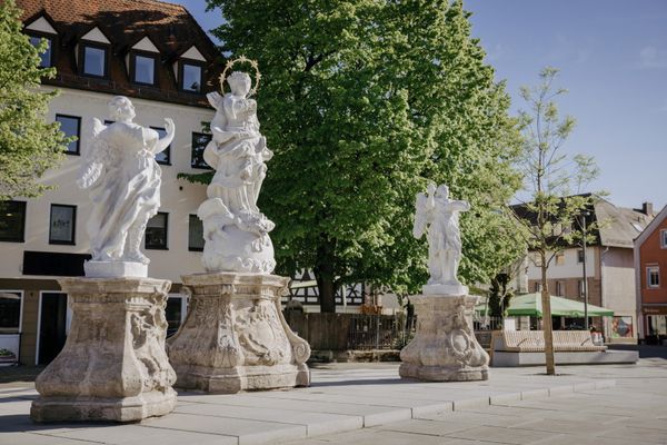 Paradeplatz mit Mariengruppe