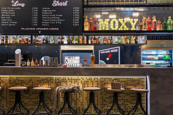 Moxy_Bar_1_Innenansicht