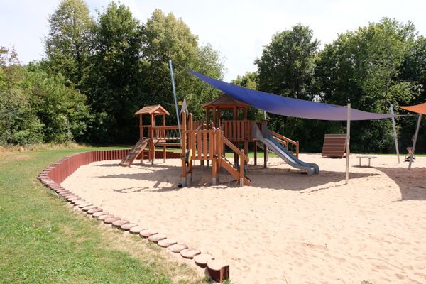 Warmfreibad Thaining Spielplatz